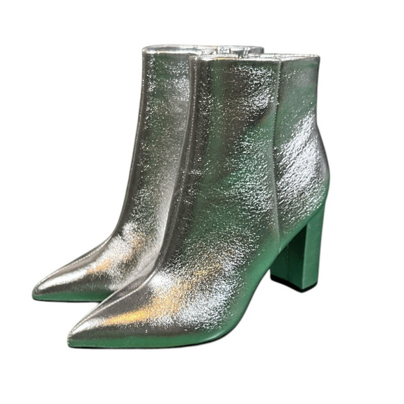 Marc Fisher Silver Metallic Bootie 3.5'' Block Heel Women's Size 10 Good Grip - Picture 4 of 12